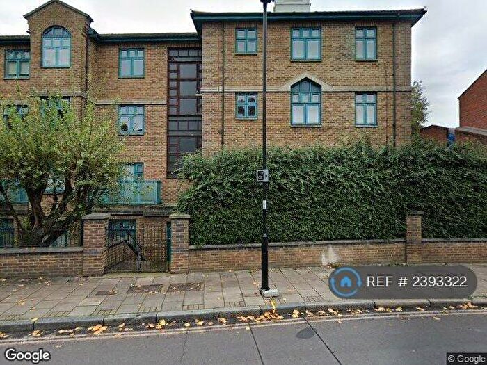 1 Bedroom Flat To Rent In Bishops Court, London, N16