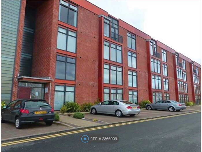 2 Bedroom Flat To Rent In Beech House, Manchester, M22