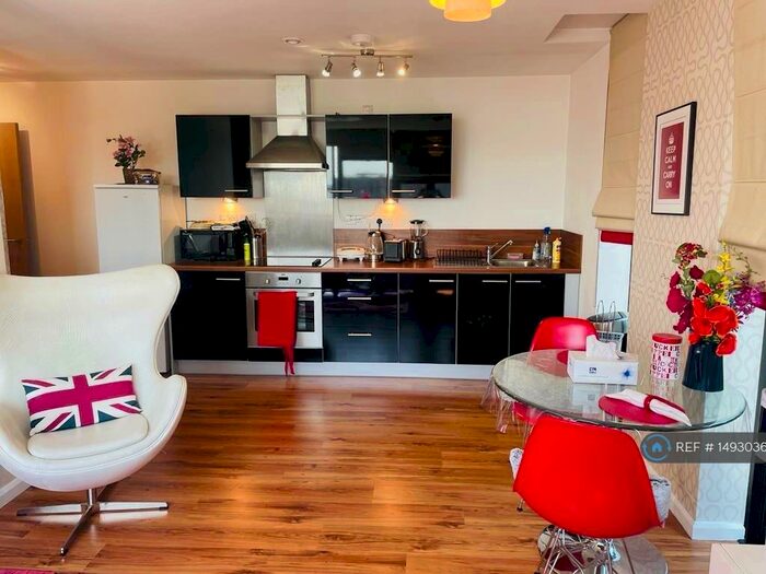 2 Bedroom Flat To Rent In Mann Island, Liverpool, L3