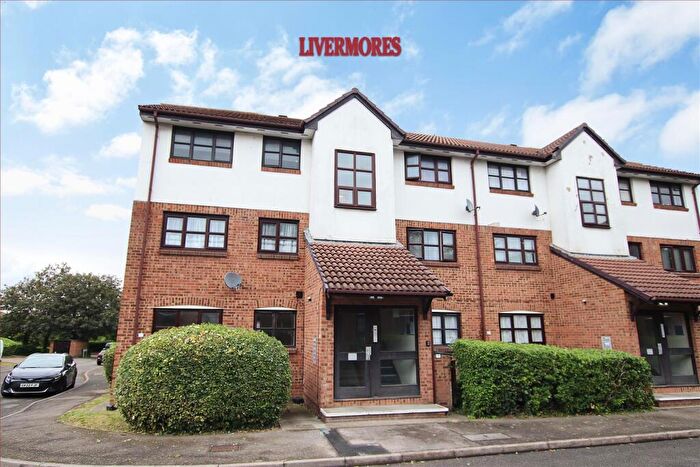 2 Bedroom Flat To Rent In Unicorn Walk, Greenhithe, Kent, DA9
