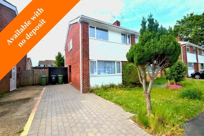3 Bedroom Semi-Detached House To Rent In Cumberland Avenue, Chandler's Ford, Eastleigh, SO53