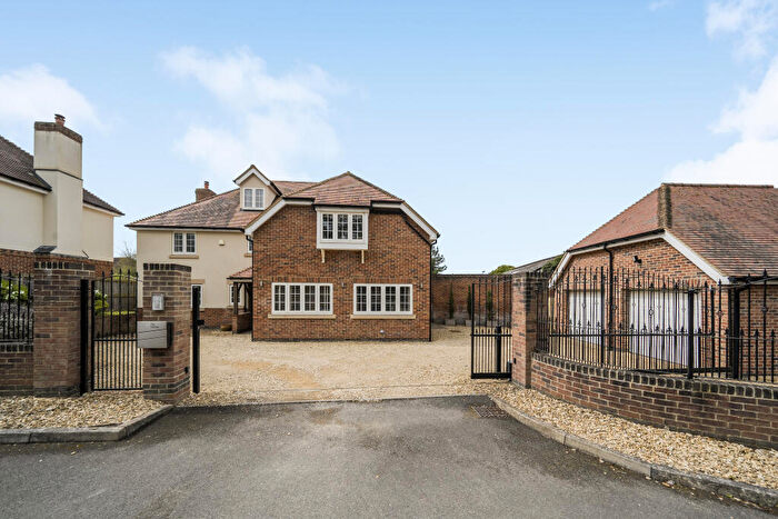 5 Bedroom Detached House For Sale In The Fairway, Broome Manor, Swindon, SN3