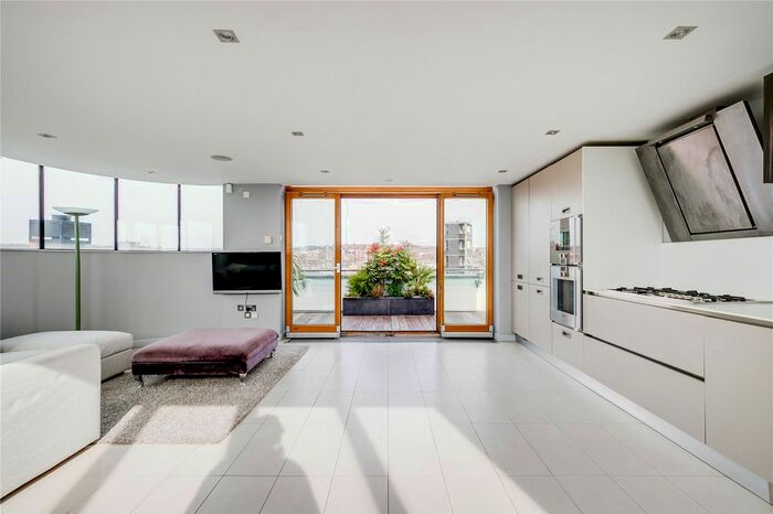 3 Bedroom Flat To Rent In Tally Ho Apartments, Highgate Road, Kentish Town, London, NW5