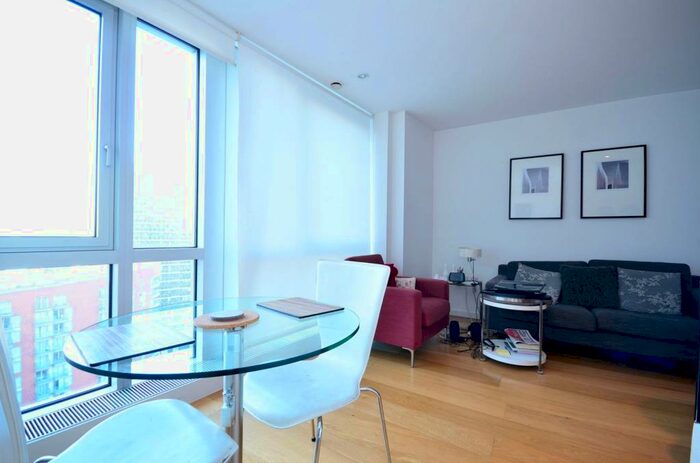 Studio To Rent In Ontario Tower, Canary Wharf, London, E14