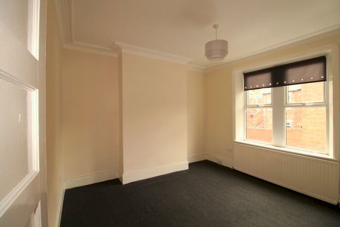 3 Bedroom Flat To Rent In Silverdale Terrace, Bensham, NE8