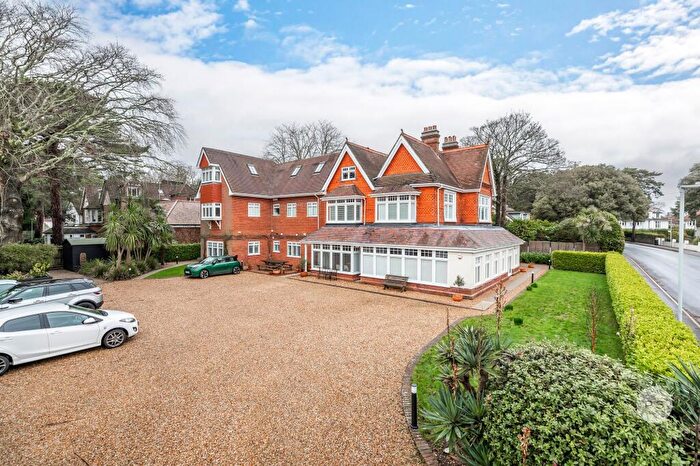 2 Bedroom Apartment For Sale In The Beacon, Pinewood Road, Branksome Park, Poole, BH13