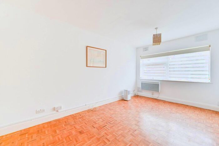 Studio To Rent In September Way, Stanmore, HA7