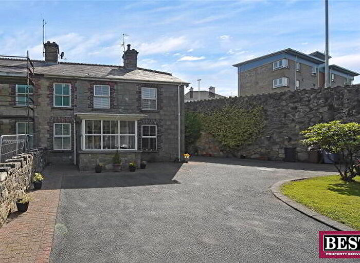 3 Bedroom Semi-Detached House For Sale In Union Place, Dungannon, BT70