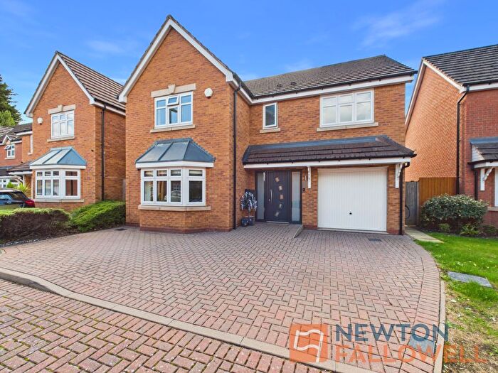 4 Bedroom Detached House For Sale In Dukes Grove, Bloxwich, WS3