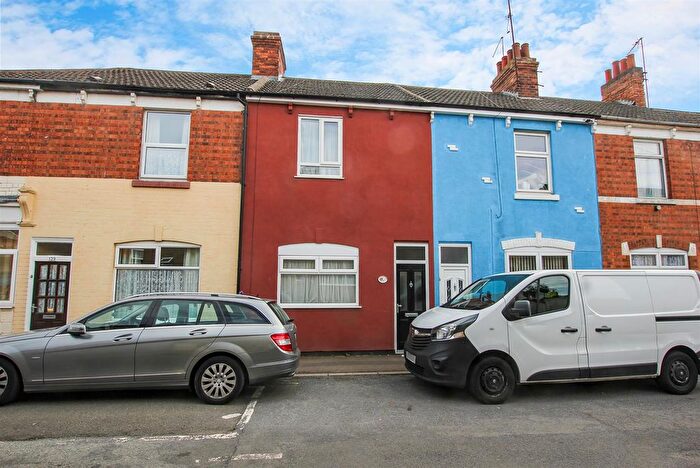3 Bedroom Terraced House For Sale In - Bath Road, Kettering, NN16