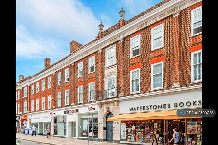 2 Bedroom Flat To Rent In High St, Epsom, KT19
