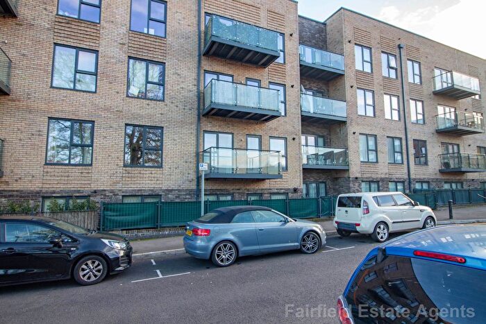 2 Bedroom Flat To Rent In Blackwell Place, South Oxhey, Watford, WD19