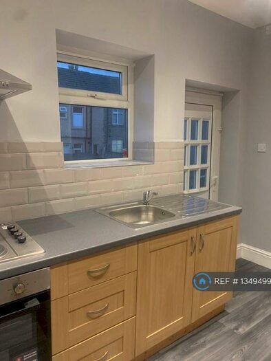 2 Bedroom Terraced House To Rent In Mount Avenue, Bradford, BD2