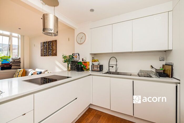 2 Bedroom Flat To Rent In Grange Yard, London, SE1