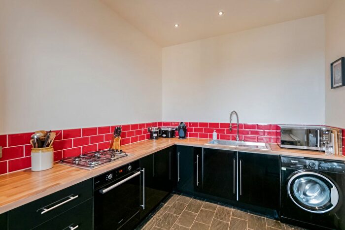 1 Bedroom Flat For Sale In Victoria Terrace, Dunfermline, KY12