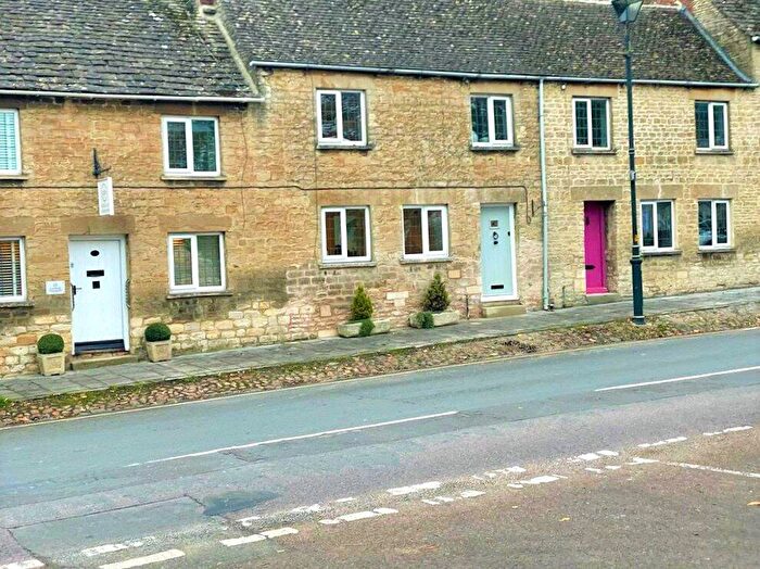 3 Bedroom Terraced House To Rent In High Street, Cricklade, Wiltshire, SN6