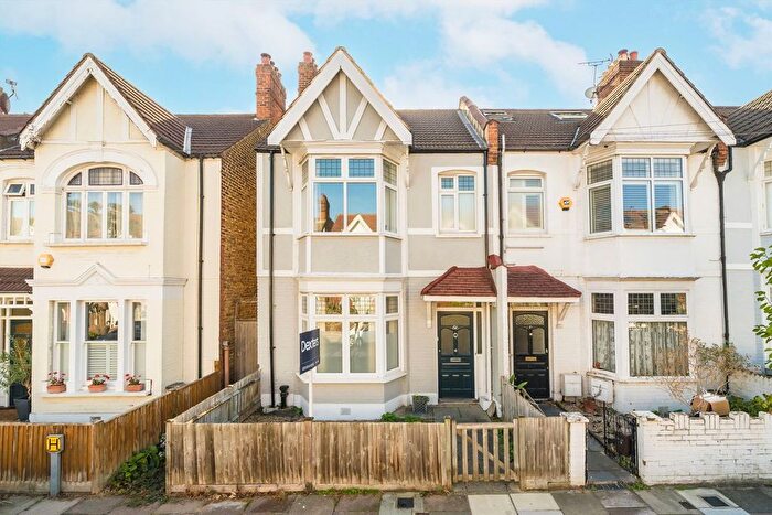 2 Bedroom Flat For Sale In Ribblesdale Road, Furzedown, SW16