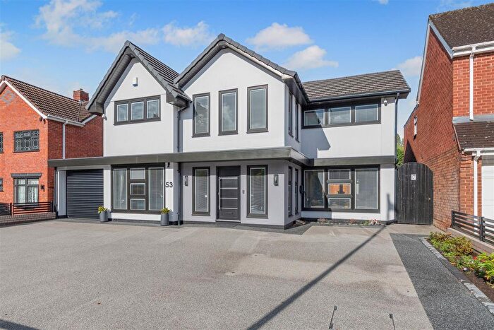 4 Bedroom Detached House For Sale In Gillity Avenue, Walsall, WS5