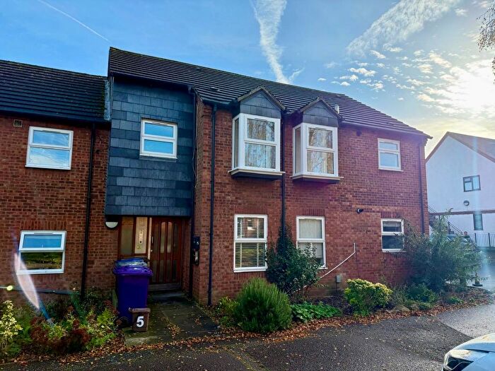 2 Bedroom Flat To Rent In Garden Row, Hitchin, SG5