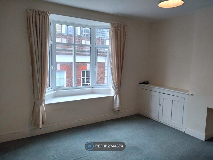 2 Bedroom Flat To Rent In London Road, Sevenoaks, TN13
