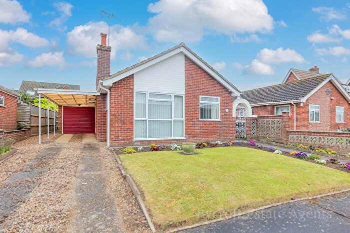 3 Bedroom Detached Bungalow For Sale In Peartree Avenue, Martham, NR29