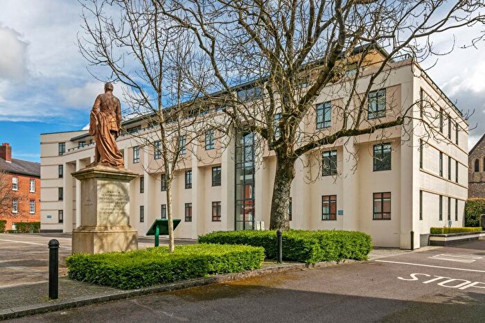 2 Bedroom Flat To Rent In Peninsula Square, Winchester, SO23