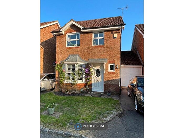 3 Bedroom Detached House To Rent In Constable Close, Reading, RG5