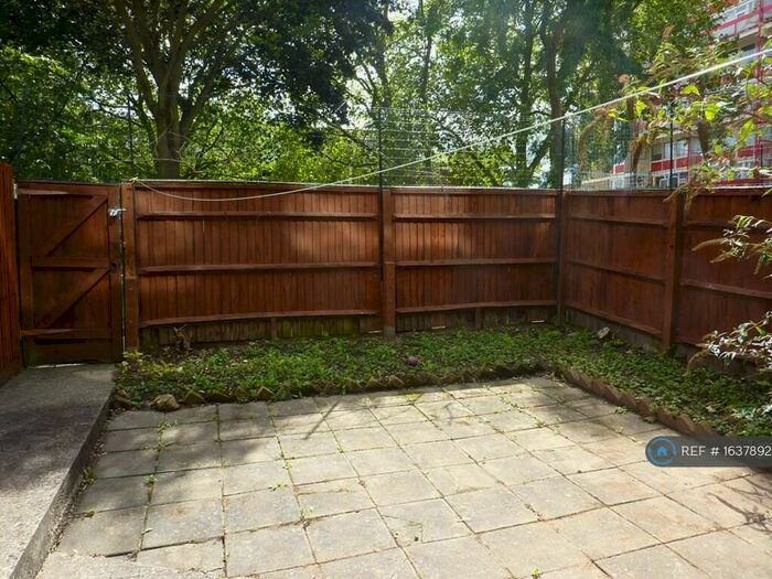 4 Bedroom Maisonette To Rent In Earlsferry Way, London, N1