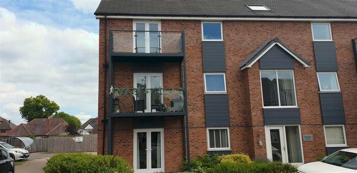 2 Bedroom Flat To Rent In Cadet Drive, Shirley, Solihull, B90