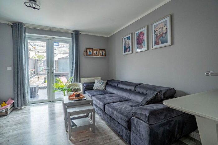 2 Bedroom Terraced House For Sale In Mcdonald Street, Dunfermline, KY11