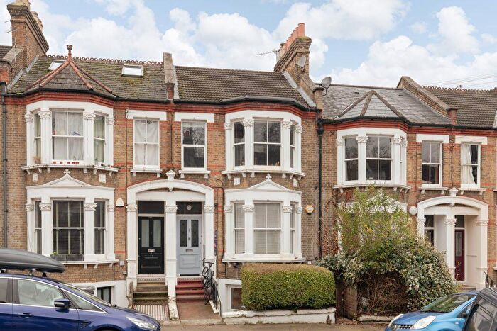 2 Bedroom Flat For Sale In Waller Rd, Telegraph Hill, New Cross, SE14