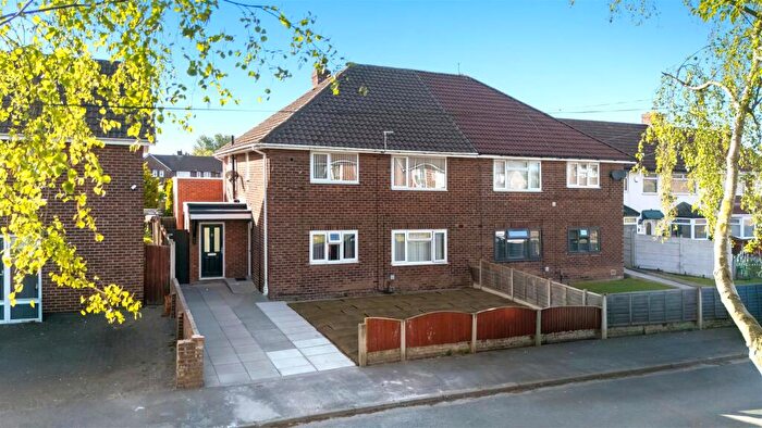 2 Bedroom Flat For Sale In Oriel Close, Aintree Village, Liverpool, L10