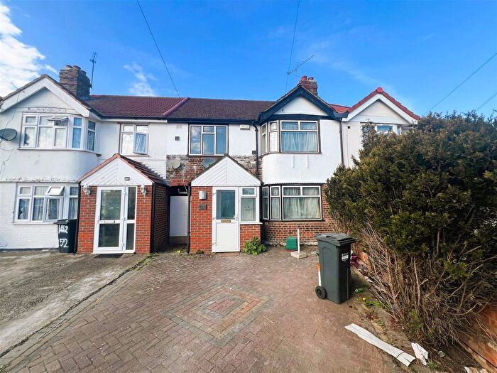 4 Bedroom Terraced House To Rent In Ash Grove, Hounslow, Middlesex, TW5