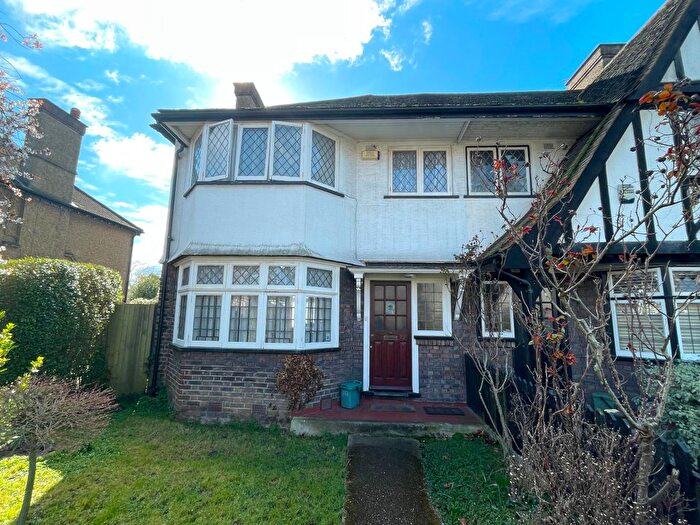 4 Bedroom Terraced House To Rent In Queens Drive, West Acton, London, W3