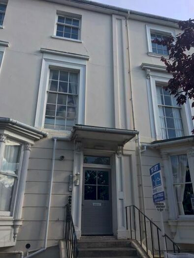 2 Bedroom Flat To Rent In Flat, Leam Terrace, Leamington Spa, CV31