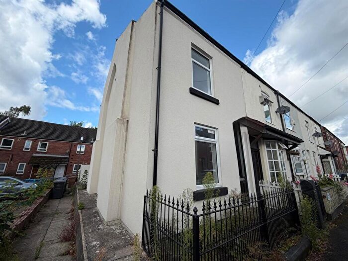 2 Bedroom End Of Terrace House To Rent In Mount Street, Swinton, M27