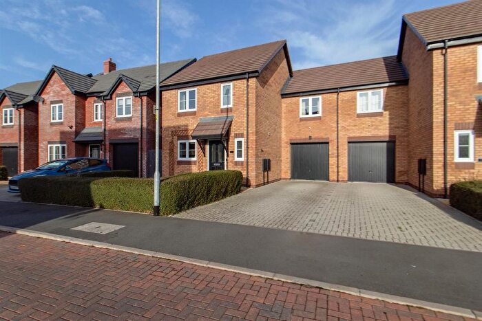 3 Bedroom Semi-Detached House For Sale In Grindrod Place, Malvern, Worcestershire, WR14