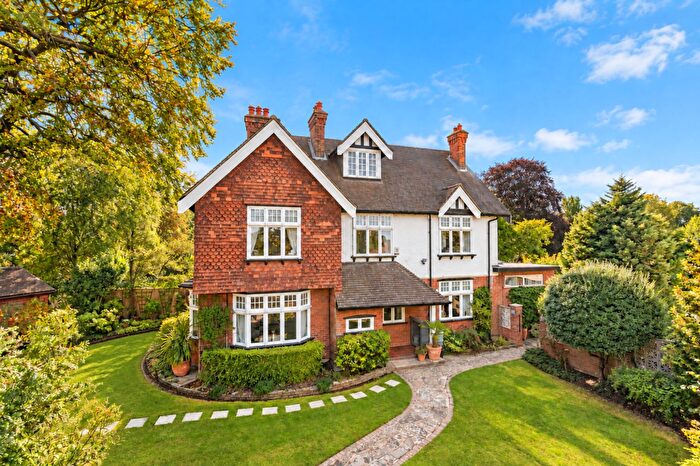 5 Bedroom Detached House For Sale In Peaks Hill, Purley, CR8