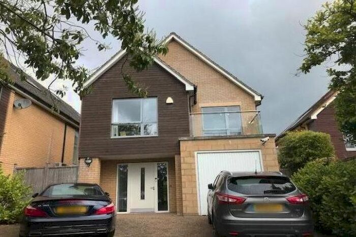 4 Bedroom Detached House To Rent In Stanstead Road, Caterham, CR3