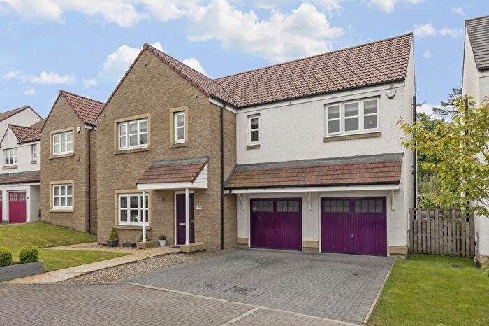 5 Bedroom Detached House For Sale In Forest Glade, Calderwood, East Calder, EH53