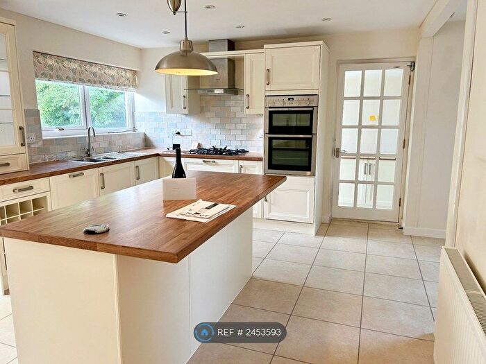 4 Bedroom Detached House To Rent In Hedge End, Woodstock, OX20