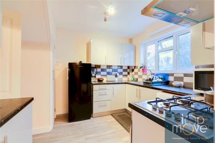 3 Bedroom Semi-Detached House To Rent In Broadcoombe, South Croydon, CR2