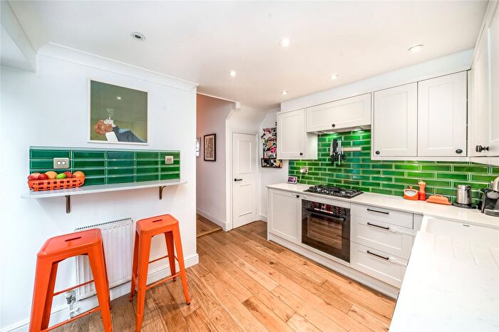 2 Bedroom Flat For Sale In Rita Road, London, SW8