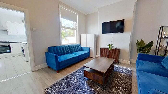 5 Bedroom Terraced House To Rent In Claypole Road, Nottingham, Nottinghamshire, NG7