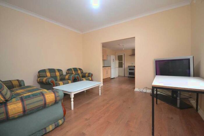 4 Bedroom Semi-Detached House To Rent In Addington Road, Reading, RG1