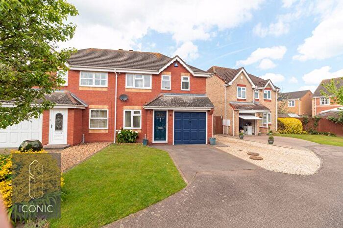 3 Bedroom Semi-Detached House For Sale In Priorswood, Taverham, Norwich, NR8