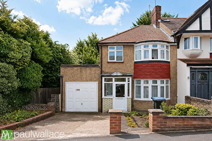 3 Bedroom End Of Terrace House For Sale In Old Farm Avenue, London, N14