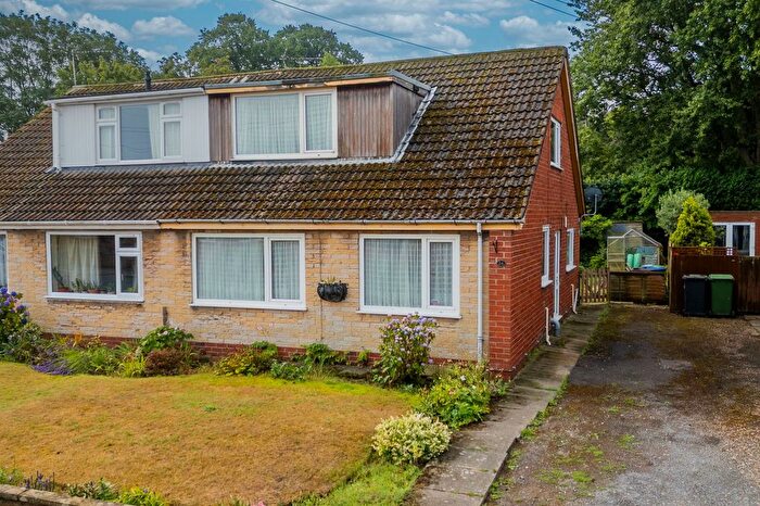 3 Bedroom Semi-Detached Bungalow For Sale In Broadacres, Carlton, Goole, DN14