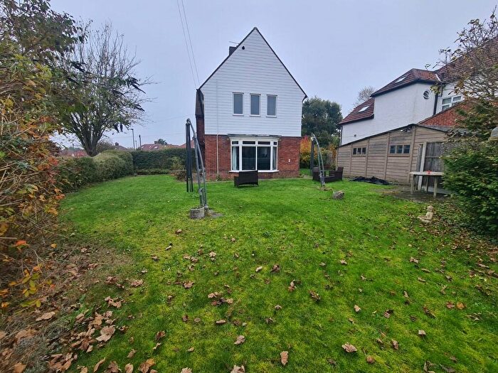 3 Bedroom Semi-Detached House To Rent In Sandhurst Road, Orpington, BR6