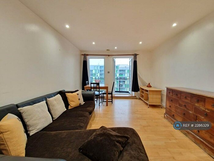 2 Bedroom Flat To Rent In Central House, London, E15